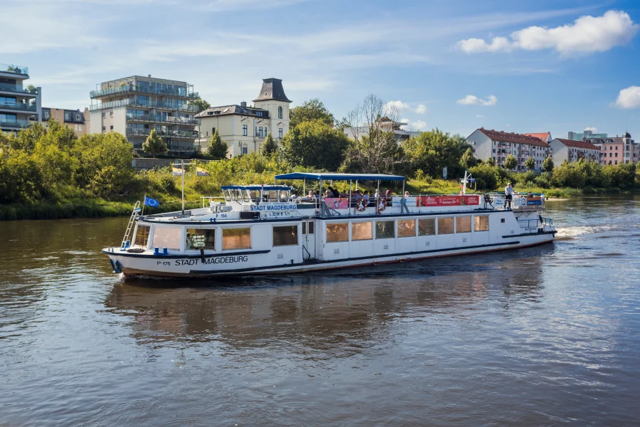 Stadtrundfahrt zu Land und zu Wasser